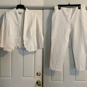 ✨Women’s Beautiful white pantsuit! ✨😍